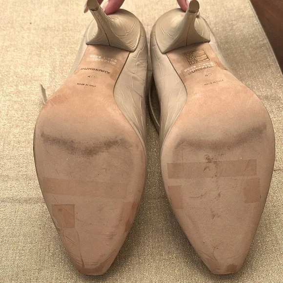 Burberry Beige Croc-Embossed Leather Ankle Strap Heels Size 40/ 9US - Picture 9 of 13